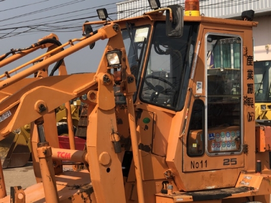 ขายรถตักล้อยาง TCM SD25Z6 นำเข้าเองจากญี่ปุ่น สภาพสวยพร้อมใช้