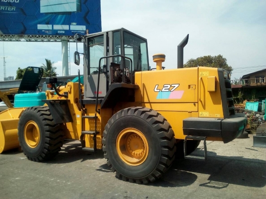 รถตักล้อยาง TCM  L27