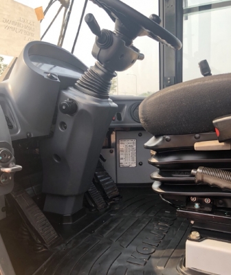 ขายรถตักล้อยาง KOMATSU WA100-6 ปี 2013 นำเข้าเองจากญี่ปุ่น สภาพสวยพร้อมใช้ มีVDOการทำงานครับ