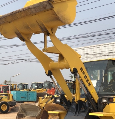 ขายรถตักล้อยาง KOMATSU WA100-6 ปี 2013 นำเข้าเองจากญี่ปุ่น สภาพสวยพร้อมใช้ มีVDOการทำงานครับ