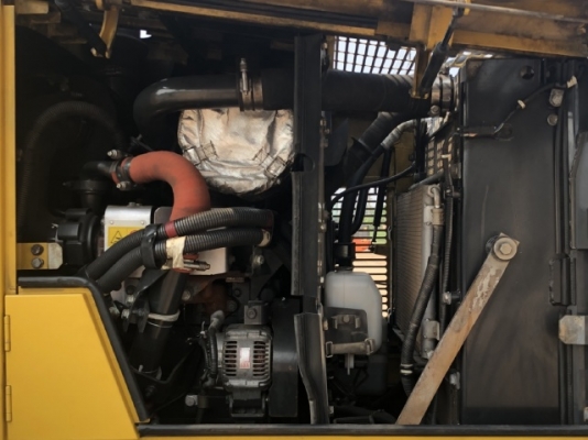 ขายรถตักล้อยาง KOMATSU WA100-6 ปี 2013 นำเข้าเองจากญี่ปุ่น สภาพสวยพร้อมใช้ มีVDOการทำงานครับ