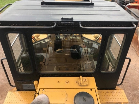 ขายรถตักล้อยาง CAT 936Z (4,XXX ชั่วโมง) นำเข้าเองจากญี่ปุ่น สภาพสวยพร้อมใช้ มีVDOการทำงานครับ