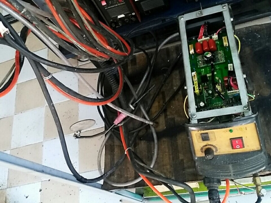 ตู้อาร์กอน RILON TIG 200 พร้อมสาย 5 เมตร ตู้อาร์กอน RILON TIG 200 พร้อมสาย 5 เมตร