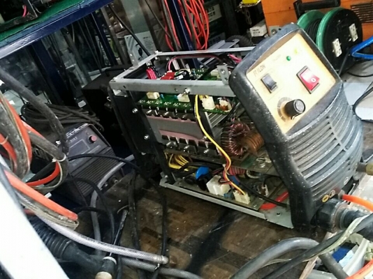 ตู้อาร์กอน RILON TIG 200 พร้อมสาย 5 เมตร ตู้อาร์กอน RILON TIG 200 พร้อมสาย 5 เมตร