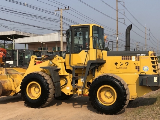 ขายรถตักล้อยาง KOMATSU WA300-3E นำเข้าเองจากญี่ปุ่น สภาพสวยพร้อมใช้ มีVDOการทำงานครับ