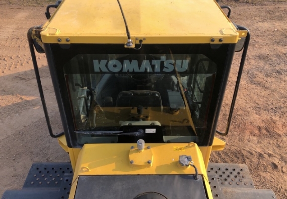 ขายรถตักล้อยาง KOMATSU WA320-7 ปี 2015 นำเข้าเองจากญี่ปุ่น สภาพสวยพร้อมใช้ มีVDOการทำงานครับ