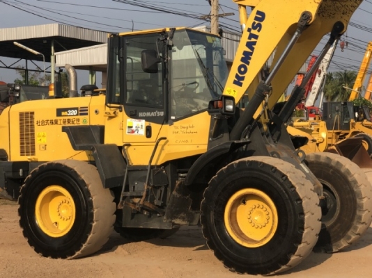 ขายรถตักล้อยาง KOMATSU WA320-7 ปี 2015 นำเข้าเองจากญี่ปุ่น สภาพสวยพร้อมใช้ มีVDOการทำงานครับ
