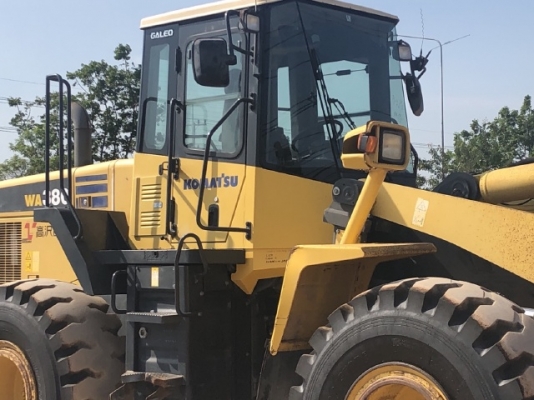 ขายรถตักล้อยาง KOMATSU WA380-5 นำเข้าเองจากญี่ปุ่น สภาพสวยพร้อมใช้ มีVDOการทำงานครับ