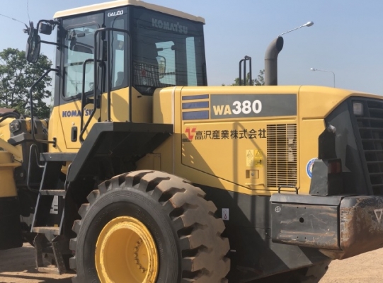 ขายรถตักล้อยาง KOMATSU WA380-5 นำเข้าเองจากญี่ปุ่น สภาพสวยพร้อมใช้ มีVDOการทำงานครับ