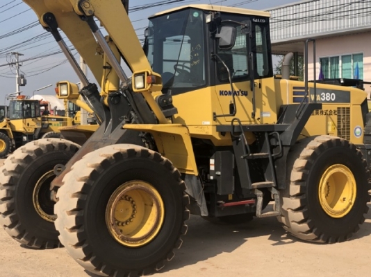 ขายรถตักล้อยาง KOMATSU WA380-5 นำเข้าเองจากญี่ปุ่น สภาพสวยพร้อมใช้ มีVDOการทำงานครับ