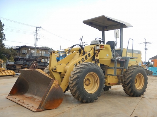 ขายรถตักล้อยาง KOMATSU WA100-3 นำเข้าเองจากญี่ปุ่น สภาพสวยพร้อมใช้ ถึงเร็วๆนี้ครับ