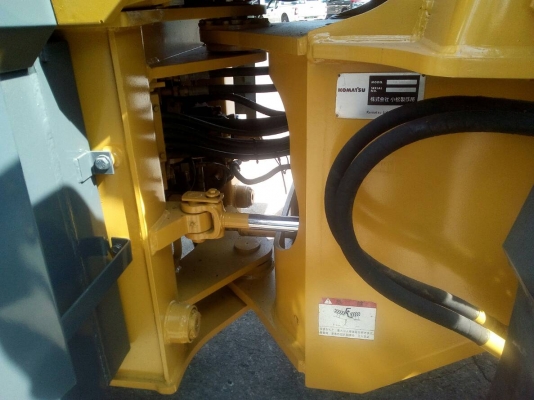 รถตักล้อยาง KOMATSU รุ่น WA 400-3 รถตักล้อยาง KOMATSU รุ่น WA 400-3