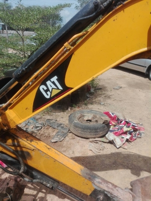 ขายแบคโฮ CAT30B เอกสารอินวอยรถสภาพสวยเต็มทุกระบบราคา 300,000 ขายแบคโฮ CAT30B เอกสารอินวอยรถสภาพสวยเต็มทุกระบบราคา 300,000