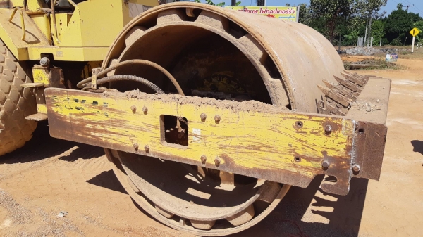 ขาย 999,999 รถบด SAKIA SV 500 TF 2 เพลา 2 เปลือก เครื่อง ISUZU เครื่องดี ปั้มสั่นแรง เอวแน่น ยางดี ลูกล้อเรียบสวย รถสวยพร้อมใช้ เอกสารซื้อขาย  รถอยู่ จันทบุรี 090-772-3710 090-772-3708