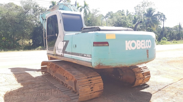 ขาย 890,000 KOBELCO sk 200-6 yn 07  เครื่องดี ปั้มแรง ไฟฟ้าครบ เอวแน่น ช่วงช่างสวย แอร์หนาว เอกสารแจ้งจำหน่ายซื้อใหม่ป้ายแดงมามือเดียว รถพร้อมใช้งาน รถอยู่ จันทบุรี 090-772-3710 090-772-3708