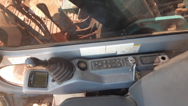 ขาย 690,000 KOBELCO sk 200-5 super  เครื่องดี ปั้มแรง ไฟฟ้าครบ เอวแน่น ช่วงช่างสวย แอร์หนาว เอกสารแจ้งจำหน่ายซื้อใหม่ป้ายแดงมามือเดียว รถพร้อมใช้งาน รถอยู่ จันทบุรี 090-772-3710 090-772-3708