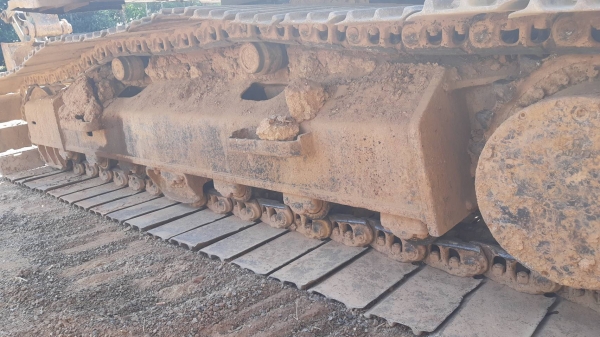 ขาย 690,000 KOBELCO sk 200-5 super  เครื่องดี ปั้มแรง ไฟฟ้าครบ เอวแน่น ช่วงช่างสวย แอร์หนาว เอกสารแจ้งจำหน่ายซื้อใหม่ป้ายแดงมามือเดียว รถพร้อมใช้งาน รถอยู่ จันทบุรี 090-772-3710 090-772-3708