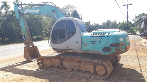 ขาย 690,000 KOBELCO sk 200-5 super  เครื่องดี ปั้มแรง ไฟฟ้าครบ เอวแน่น ช่วงช่างสวย แอร์หนาว เอกสารแจ้งจำหน่ายซื้อใหม่ป้ายแดงมามือเดียว รถพร้อมใช้งาน รถอยู่ จันทบุรี 090-772-3710 090-772-3708