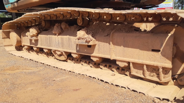 ขาย 690,000 KOBELCO sk 200-5 super  เครื่องดี ปั้มแรง ไฟฟ้าครบ เอวแน่น ช่วงช่างสวย แอร์หนาว เอกสารแจ้งจำหน่ายซื้อใหม่ป้ายแดงมามือเดียว รถพร้อมใช้งาน รถอยู่ จันทบุรี 090-772-3710 090-772-3708