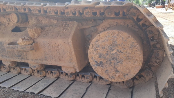 ขาย 690,000 KOBELCO sk 200-5 super  เครื่องดี ปั้มแรง ไฟฟ้าครบ เอวแน่น ช่วงช่างสวย แอร์หนาว เอกสารแจ้งจำหน่ายซื้อใหม่ป้ายแดงมามือเดียว รถพร้อมใช้งาน รถอยู่ จันทบุรี 090-772-3710 090-772-3708