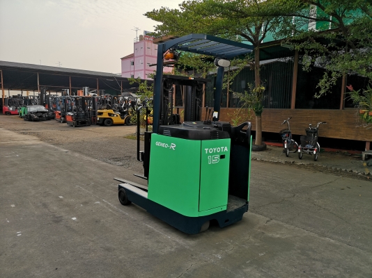 รถยกไฟฟ้าโตโยต้ารุ่น 7 น้ำหนักยก 1.5 ตัน เสาสูง 4.50 เมตร รถนอกนำเข้าสวยๆ