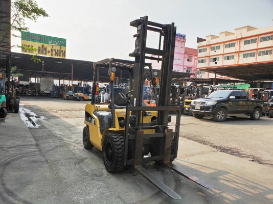 รถยก CATTERPILLAR น้ำหนักยก 3 ตัน เสาสูง 4 เมตร เครื่องดีเซล เกียร์ออโต้