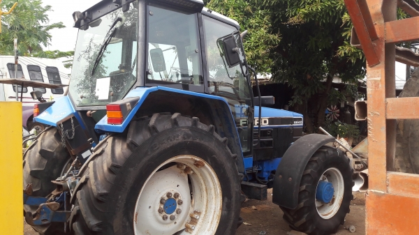 ขาย Ford 6640 2เพลา เพลาคาราโล่ เก่านอก 590000 บาท โทร. 084-5424150 เน้นโทรคับ id line: rapinzat