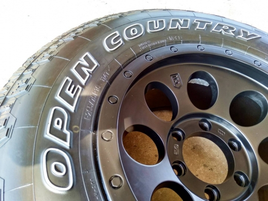 ล้อหยดน้ำขอบ16 6รู139.7 พร้อมยางโตโย 265/75R16 ปี16