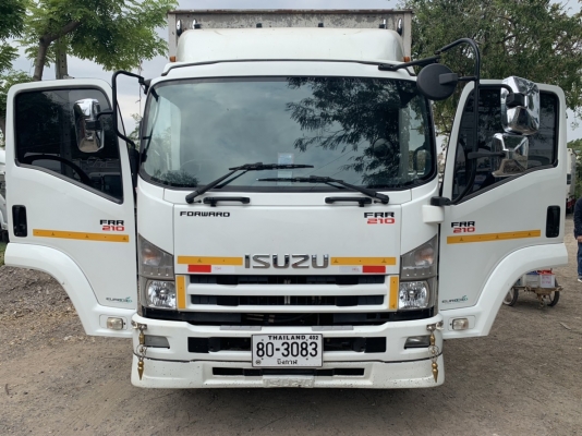 ขาย6ล้อFRR210แรงปี57ยูโร3ตู้แห้งประตู12บานยาว6.60เมตรพร้อมลิฟท์ท้าย