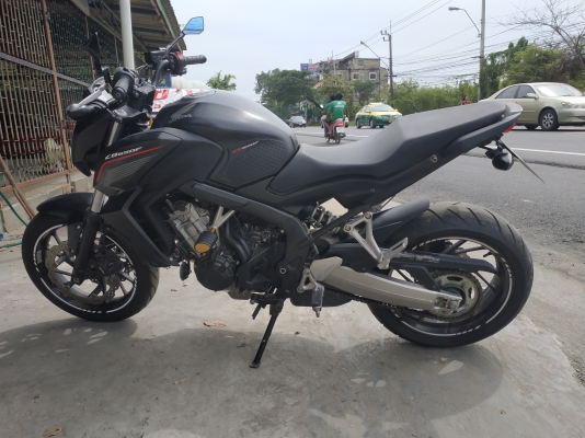 HONDA CB650F 2014 ไมล์แท้ 1,500km. HONDA CB650F 2014 ไมล์แท้ 1,500km.