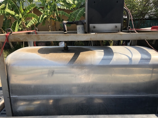 600 ลิตร  ถังน้ำม้น