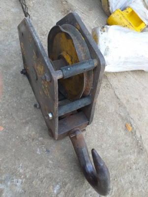 ขายตะขอเครน/รอกเครนยกขนาด 2 - 2.5 ตัน