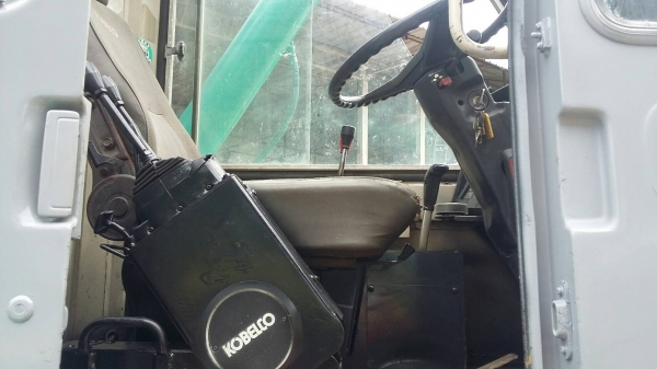 ขายรถเครนขนาด 5ตัน ยี่ห้อ KOBELCO รุ่น RK70 เครื่องยนต์อีสุสุ 4BD1Terbo 4ล้อ ขับเคลื่อน2เพลา ยกสูงได้21m มีแอร์ รถเก่านอก มีเอกสาร รถมีเล่มทะเบียนพร้อมโอน สามารถจัดไฟแนนซ์ได้