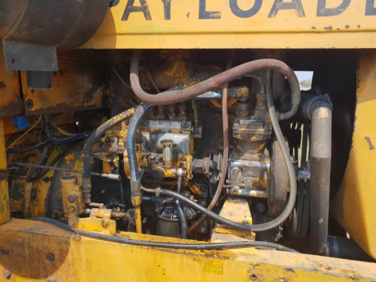 ขายรถตักล้อยาง KOMATSU JH30-B ราคา.260,000 เก็บงานบางชิ้น รถใช้งานอยู่ เกียร์ 1-2-3 ใช้งานได้ครบ 2 เพลา สนใจนัดลองรถได้ที่.081-3531946 ต่อ.บางนา &amp; ID-LINE รถอยู่ จ.บุรีรัมย์