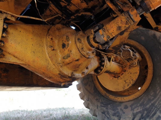 ขายรถตักล้อยาง KOMATSU JH63ราคา.435,000 ต่อ.บาง เครื่องแน่น ดิสแบรค หน้า-กลัง รถสวย รถใช้งานอยู่ เกียร์ 1-2-3 ใช้งานได้ครบ 2 เพลา สนใจนัดลองรถได้ที่.081-3531946 ต่อ.บางนา &amp; ID-LINE รถอยู่ จ.บุรีรัมย์