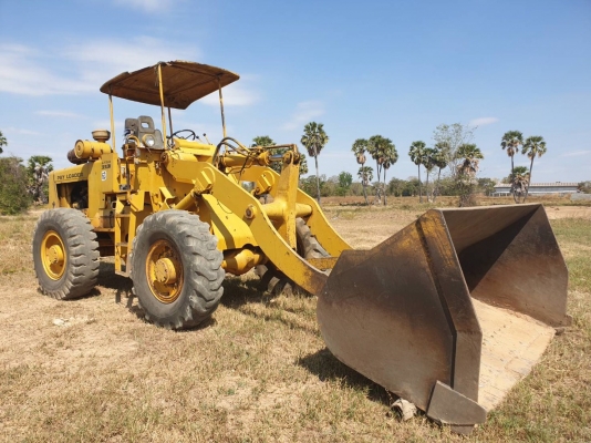 ขายรถตักล้อยาง KOMATSU JH63ราคา.435,000 ต่อ.บาง เครื่องแน่น ดิสแบรค หน้า-กลัง รถสวย รถใช้งานอยู่ เกียร์ 1-2-3 ใช้งานได้ครบ 2 เพลา สนใจนัดลองรถได้ที่.081-3531946 ต่อ.บางนา &amp; ID-LINE รถอยู่ จ.บุรีรัมย์