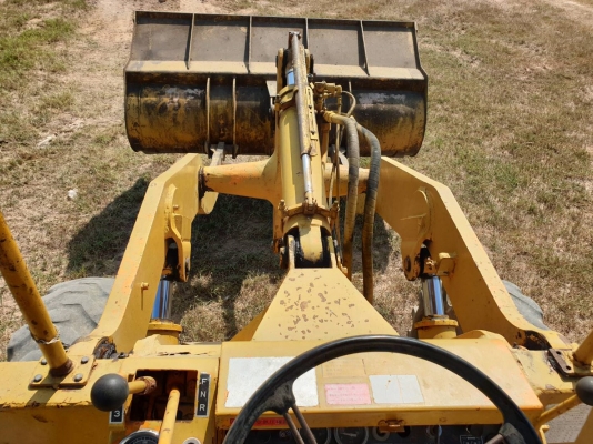 ขายรถตักล้อยาง KOMATSU JH63ราคา.435,000 ต่อ.บาง เครื่องแน่น ดิสแบรค หน้า-กลัง รถสวย รถใช้งานอยู่ เกียร์ 1-2-3 ใช้งานได้ครบ 2 เพลา สนใจนัดลองรถได้ที่.081-3531946 ต่อ.บางนา &amp; ID-LINE รถอยู่ จ.บุรีรัมย์