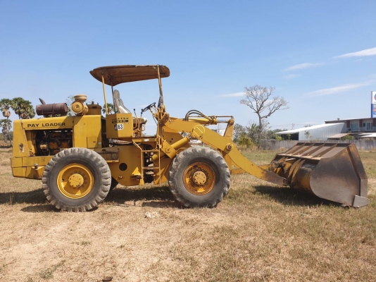 ขายรถตักล้อยาง KOMATSU JH63ราคา.435,000 ต่อ.บาง เครื่องแน่น ดิสแบรค หน้า-กลัง รถสวย รถใช้งานอยู่ เกียร์ 1-2-3 ใช้งานได้ครบ 2 เพลา สนใจนัดลองรถได้ที่.081-3531946 ต่อ.บางนา &amp; ID-LINE รถอยู่ จ.บุรีรัมย์