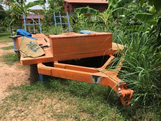 ขาย สาลี่ ขนรถเกี่ยวใหญ่   เหล็กคานหน้า 6" บรรทุก 7-8 ตัน  กว้าง 2.70  ยาว 6 เมตร  ราคา 68,000  091-0206555