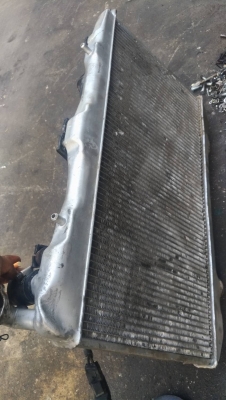 หม้อน้ำอลูมิเนียมทั้งใบพร้อมพัดลมคู่