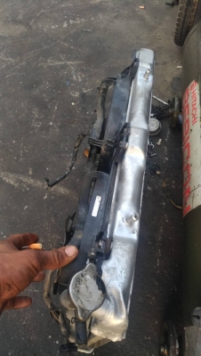 หม้อน้ำอลูมิเนียมทั้งใบพร้อมพัดลมคู่