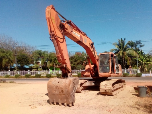 มี 2 คันรถแบคโฮ DAEWOO SOLAR 220LC-V เอกสารอินวอย ราคา 500000