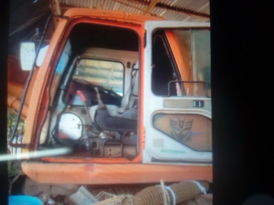 มี 2 คันรถแบคโฮ DAEWOO SOLAR 220LC-V เอกสารอินวอย ราคา 500000