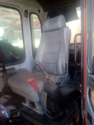 มี 2 คันรถแบคโฮ DAEWOO SOLAR 220LC-V เอกสารอินวอย ราคา 500000