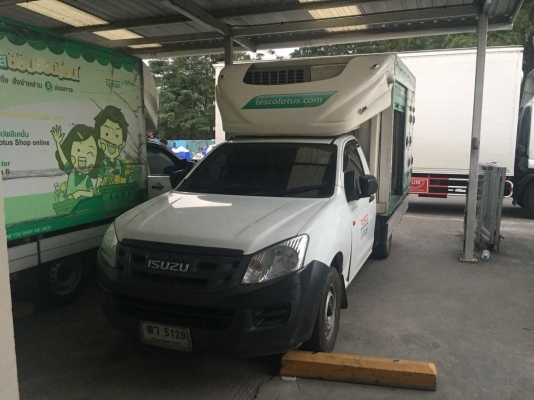 ขายรถกระบะมีเครื่องทำความเย็น ISUZU เครื่อง 2500 ปี 2556 มี 18 คันราคาคันละ 265000