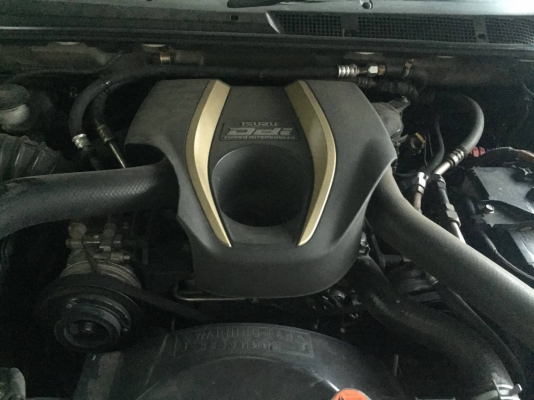 ขายรถกระบะมีเครื่องทำความเย็น ISUZU เครื่อง 2500 ปี 2556 มี 18 คันราคาคันละ 265000