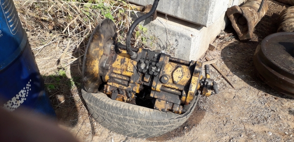 ขายครับ หม้อน้ำออยคูเลอร์ กะบอก ปั้มK3V แพรคอนโทน โป๊ะสวิง โกเบลโก้ 200 มาร์คที มาร์คทู