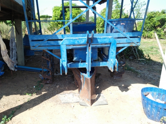 ลดสุดๆครับ..ขายครับเครื่องปลูกร่องคู่สภาพสวยๆงามๆครับราคาตัดต่อรองได้ครับ