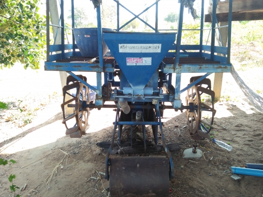 ลดสุดๆครับ..ขายครับเครื่องปลูกร่องคู่สภาพสวยๆงามๆครับราคาตัดต่อรองได้ครับ