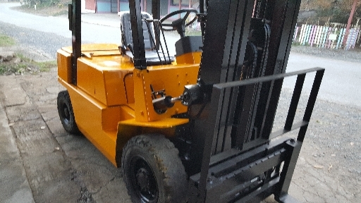 ขายโฟค์ลิฟ นัสสัน 2 ตัน เครื่อง เบนซิน เกียร์ธรรมดา เสาสูง 4.30 ม.งาสะไล เสาเข้าตู้